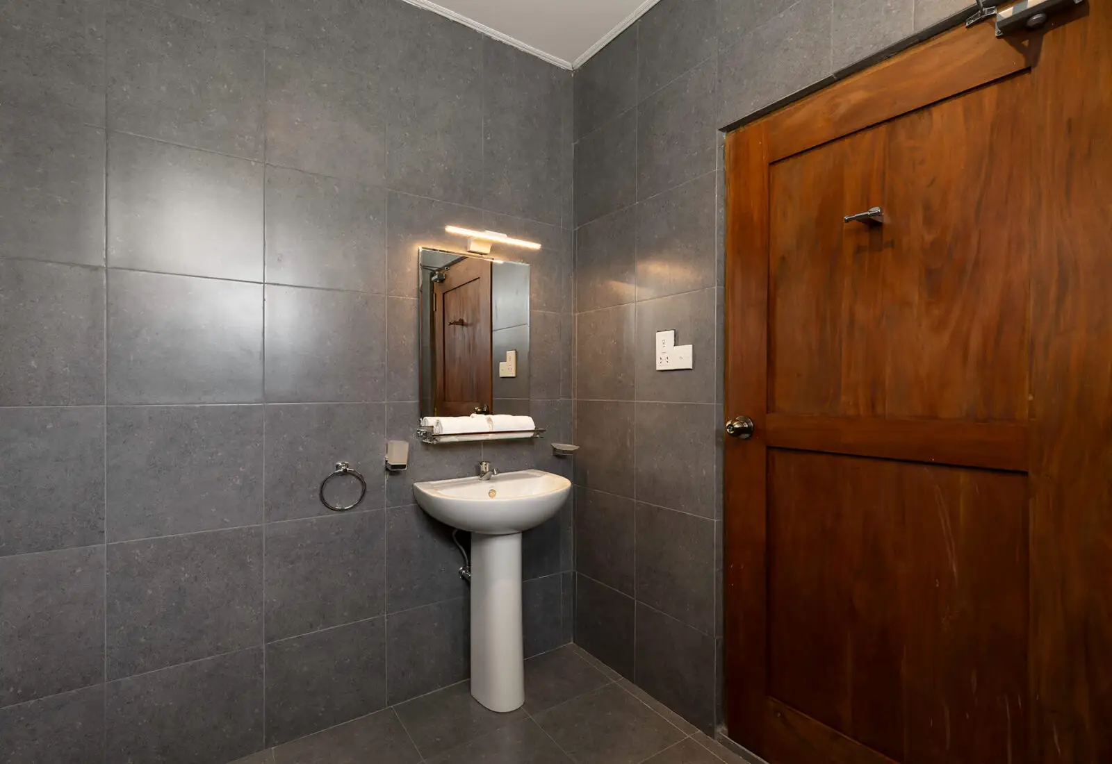 master-suite-6